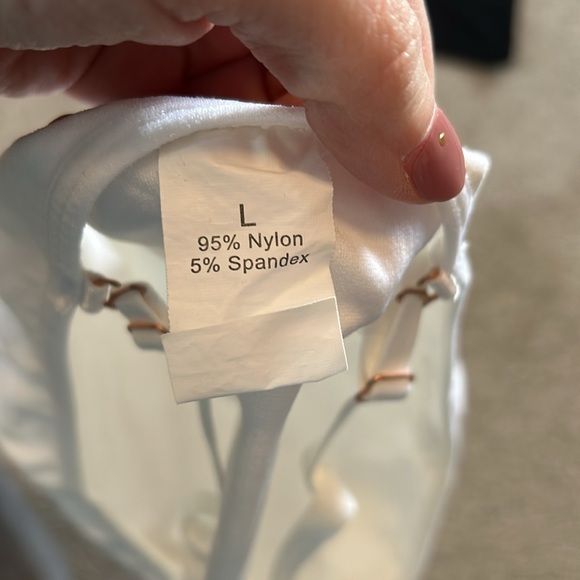 Bundle of 2 Like New Adjustable Strap Stretchy Bralette/ Cropped Tops - Picture 3 of 5